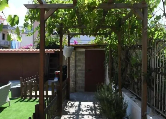 ベッド・アンド・ブレックファスト Monti' Lungomare 2*